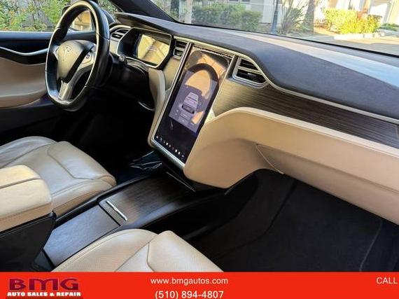 TESLA MODEL X 2016 5YJXCBE27GF012315 image